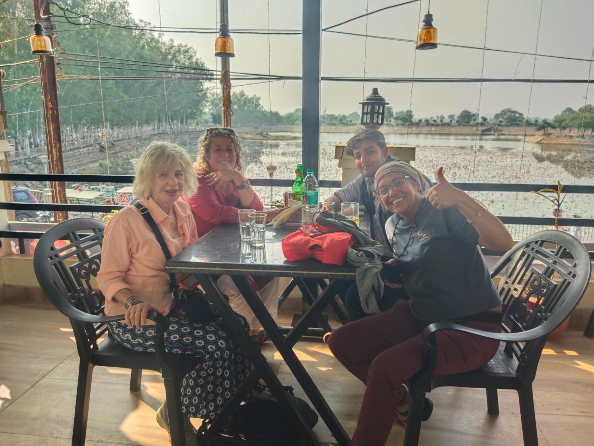 Khajuraho Glory Homestay 外观 照片